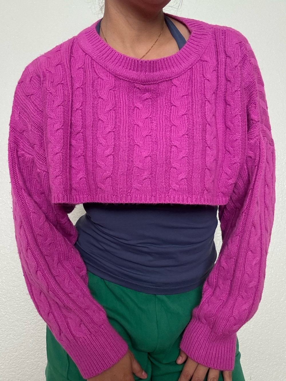 Cropped Cable-Knit Sweater - Fuchsia